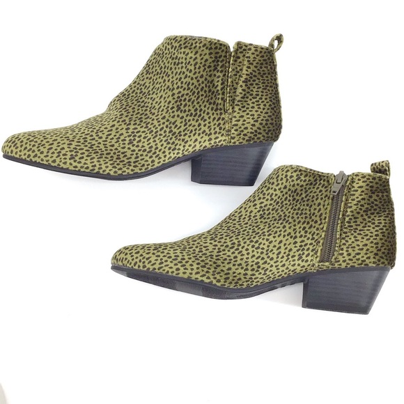 NEW OLD NAVY VELVET LEOPARD BOOTIES SIZE 6 - Picture 3 of 7